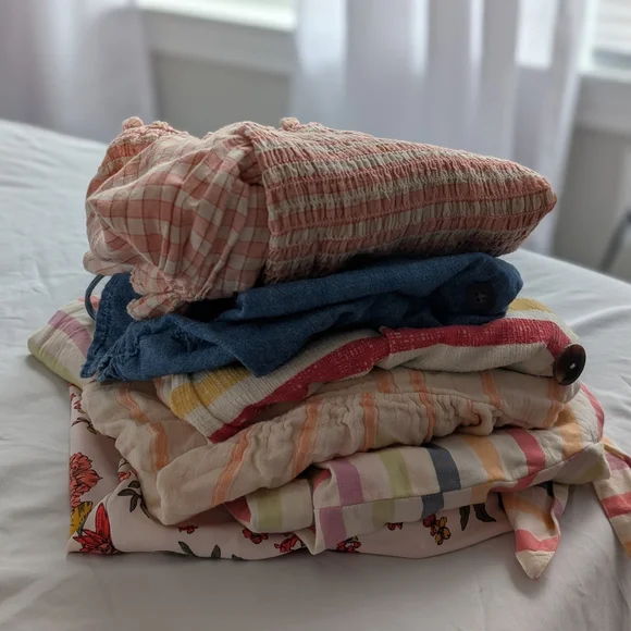 Old Navy | Loft | Womens Tops | Blouses Tank Tops | Floral | Stripes | Beach - Picture 9 of 9